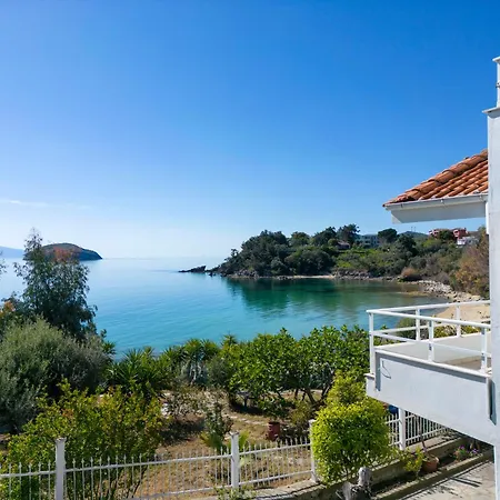 Villa Just On The Sea 2 Palaiontsiflikion Exterior photo