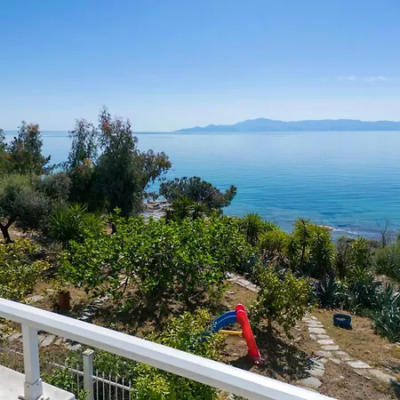 Villa Just On The Sea 2 Palaiontsiflikion Exterior photo
