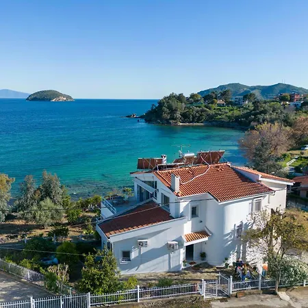 Villa Just On The Sea 2 Palaiontsiflikion Exterior photo