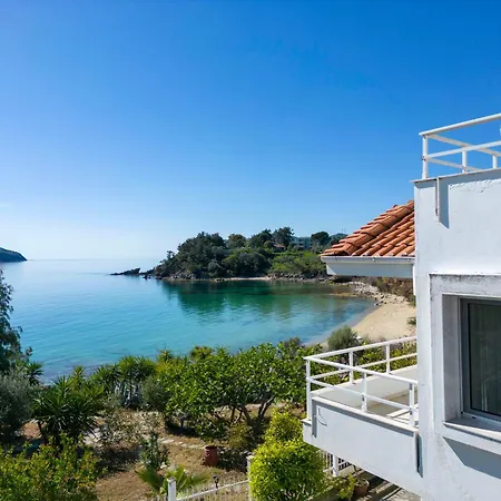 Villa Just On The Sea 2 Palaiontsiflikion Exterior photo