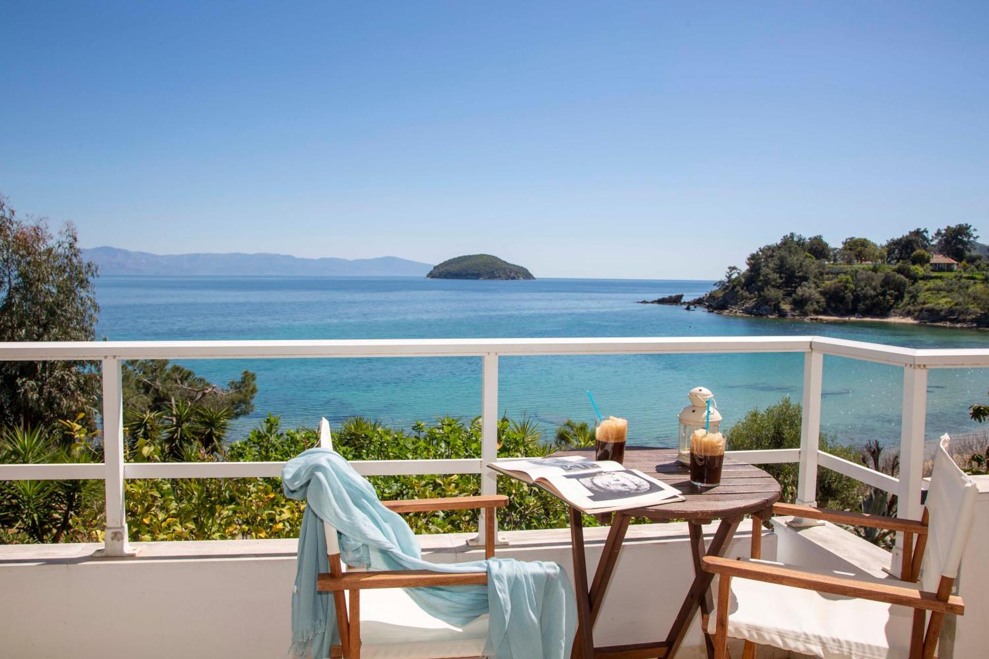 Villa Just On The Sea 2 *